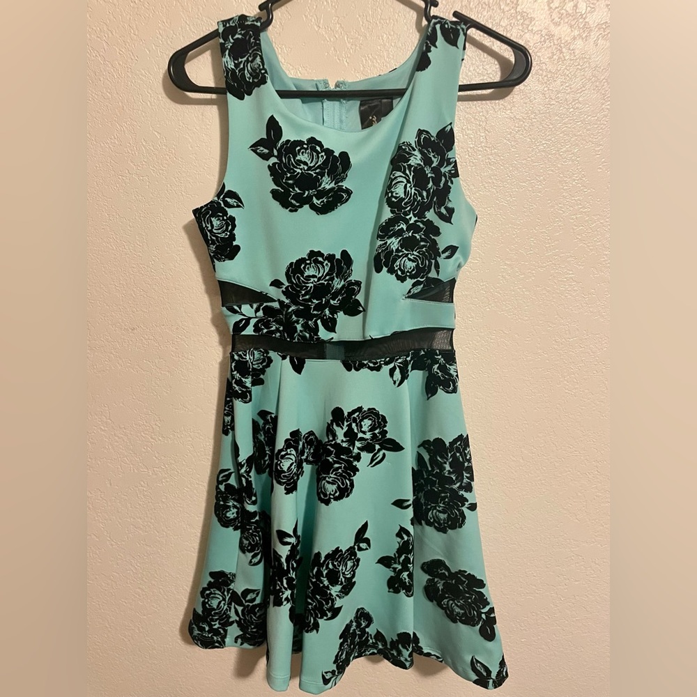 Trixxi beautiful maxi summer dress.